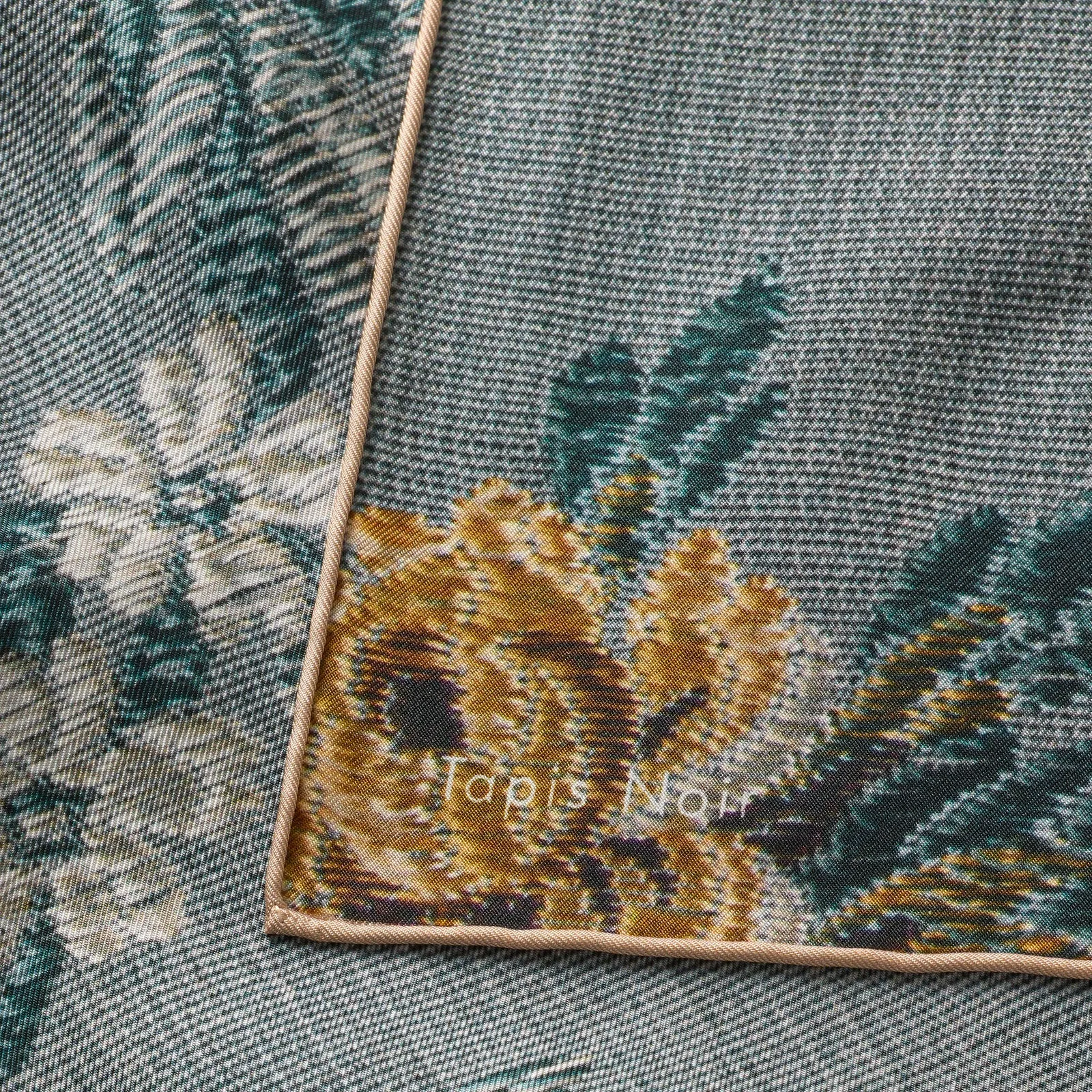 Tapis Noir Small Classical Blue Flower Scarf