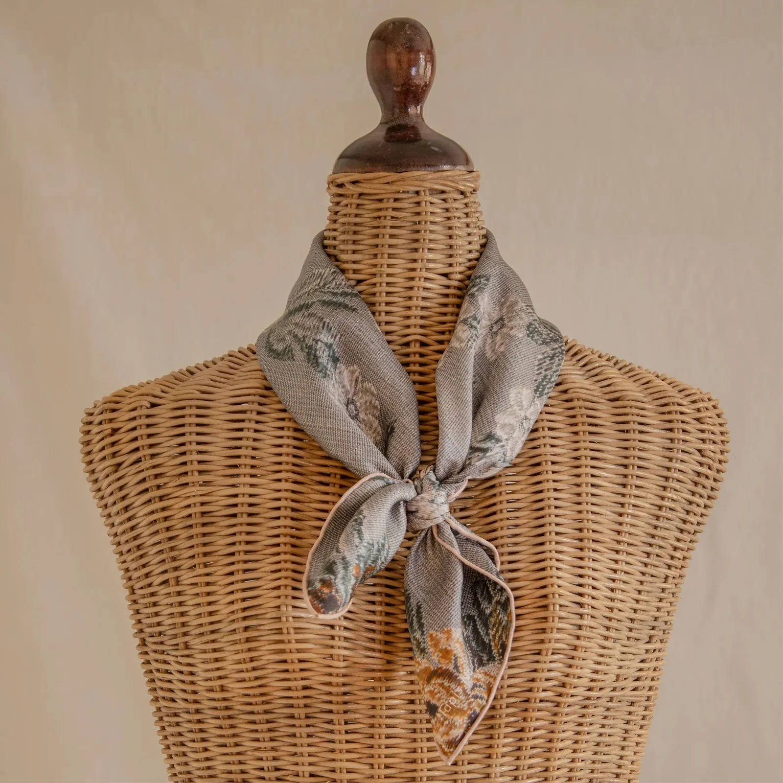 Tapis Noir Small Classical Blue Flower Scarf