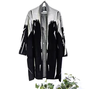 Warm polyamide mix open 3/4 cardi with a random design